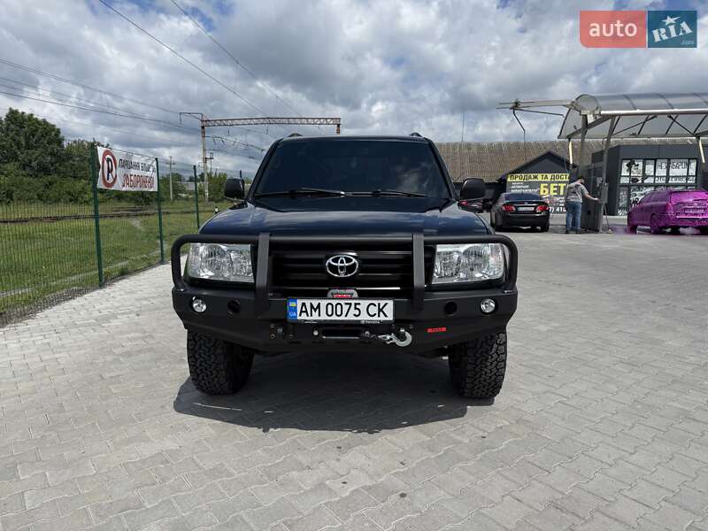 Позашляховик / Кросовер Toyota Land Cruiser 2006 в Звягелі