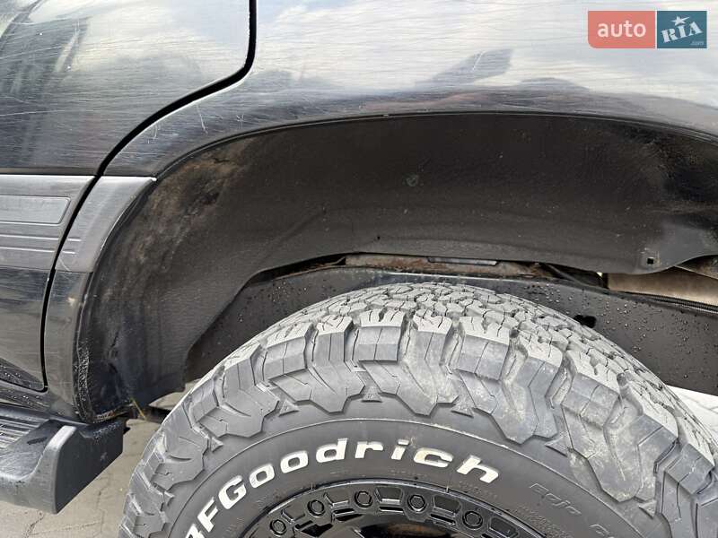 Позашляховик / Кросовер Toyota Land Cruiser 2006 в Звягелі