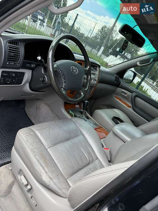 Позашляховик / Кросовер Toyota Land Cruiser 2006 в Звягелі