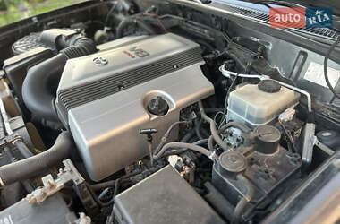Внедорожник / Кроссовер Toyota Land Cruiser 2002 в 