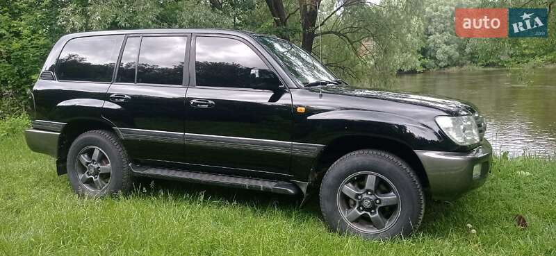 Позашляховик / Кросовер Toyota Land Cruiser 2006 в Новгород-Сіверському