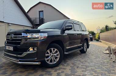 Внедорожник / Кроссовер Toyota Land Cruiser 2019 в 