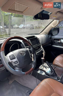 Внедорожник / Кроссовер Toyota Land Cruiser 2015 в 