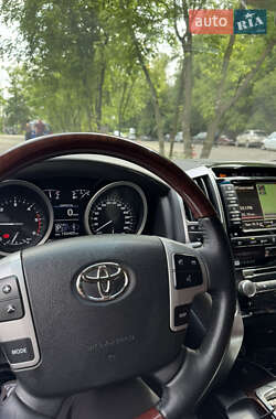 Внедорожник / Кроссовер Toyota Land Cruiser 2015 в 