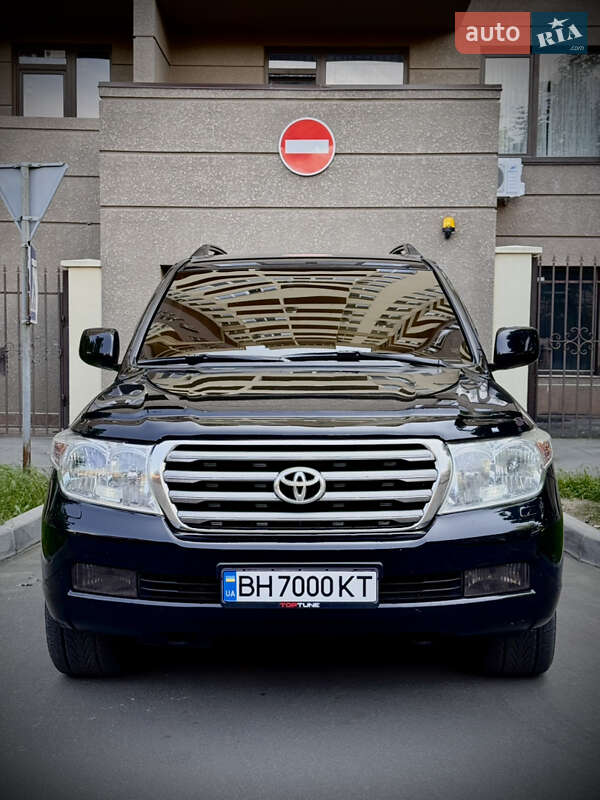 Toyota Land Cruiser 2010