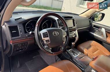 Позашляховик / Кросовер Toyota Land Cruiser 2014 в 