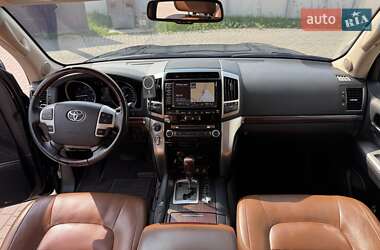 Позашляховик / Кросовер Toyota Land Cruiser 2014 в 