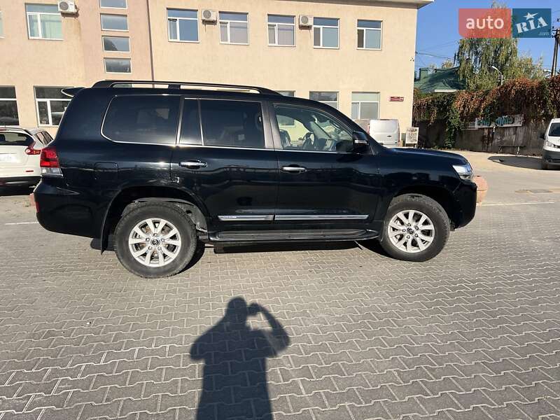Внедорожник / Кроссовер Toyota Land Cruiser 2020 в 