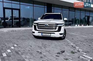 Внедорожник / Кроссовер Toyota Land Cruiser 2022 в 