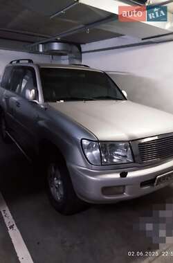 Внедорожник / Кроссовер Toyota Land Cruiser 2002 в 
