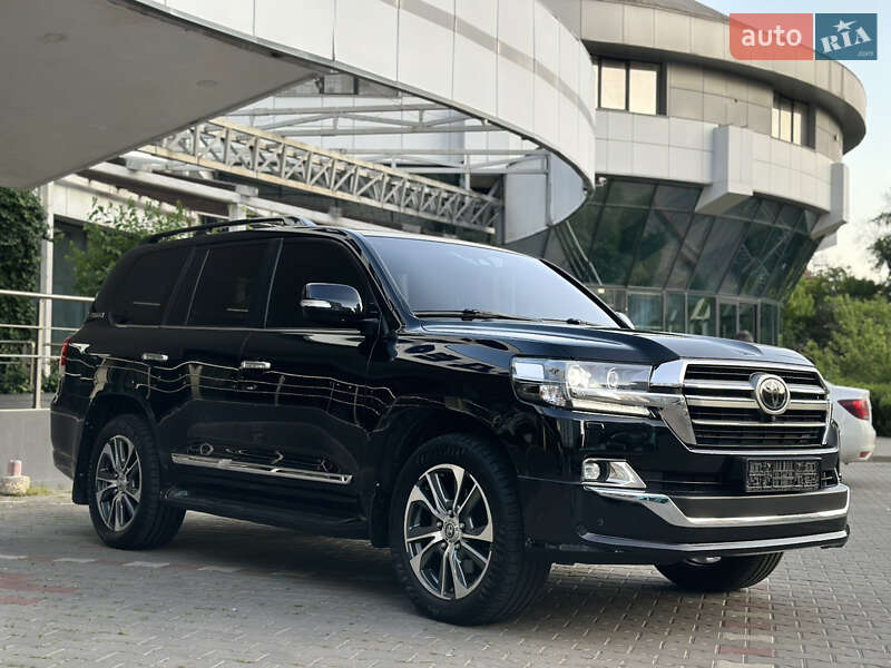 Внедорожник / Кроссовер Toyota Land Cruiser 2020 в 