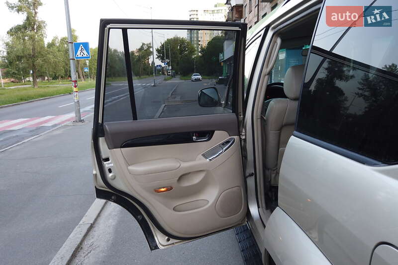 Внедорожник / Кроссовер Toyota Land Cruiser 2008 в Киеве