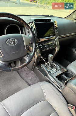 Внедорожник / Кроссовер Toyota Land Cruiser 2008 в 