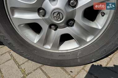 Внедорожник / Кроссовер Toyota Land Cruiser 2004 в 