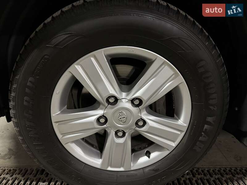Внедорожник / Кроссовер Toyota Land Cruiser 2012 в Киеве