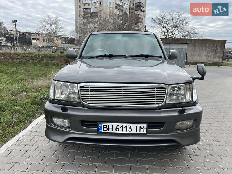 Внедорожник / Кроссовер Toyota Land Cruiser 1999 в Черноморске