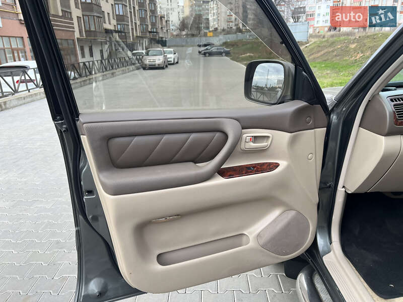 Внедорожник / Кроссовер Toyota Land Cruiser 1999 в Черноморске