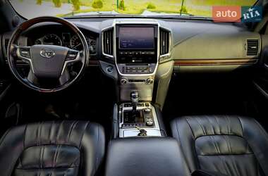 Внедорожник / Кроссовер Toyota Land Cruiser 2020 в 