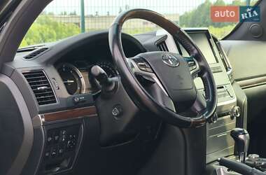 Внедорожник / Кроссовер Toyota Land Cruiser 2020 в 