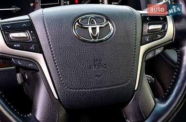 Внедорожник / Кроссовер Toyota Land Cruiser 2020 в 