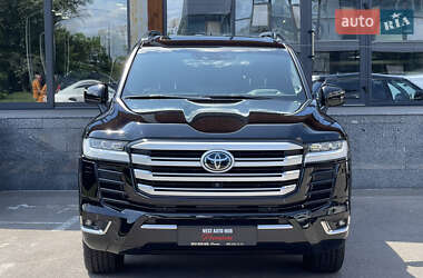 Внедорожник / Кроссовер Toyota Land Cruiser 2023 в 