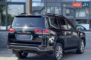 Внедорожник / Кроссовер Toyota Land Cruiser 2023 в 