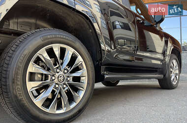 Внедорожник / Кроссовер Toyota Land Cruiser 2023 в 