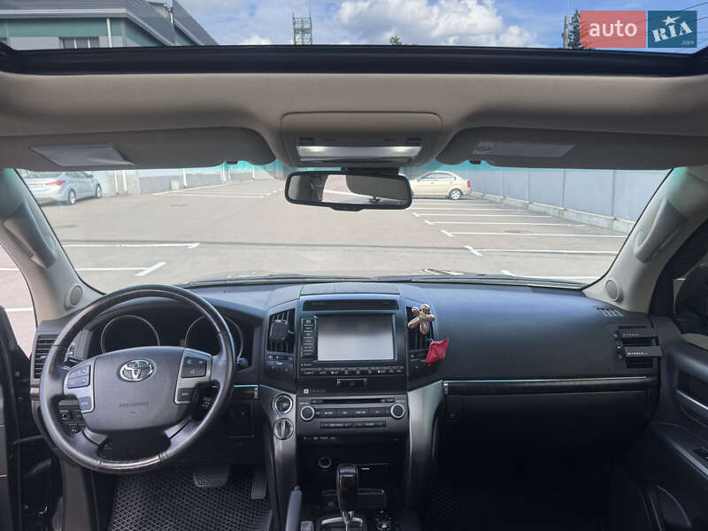 Внедорожник / Кроссовер Toyota Land Cruiser 2011 в Киеве фото 11 Внедорожник / Кроссовер Toyota Land Cruiser 2011 в Киеве