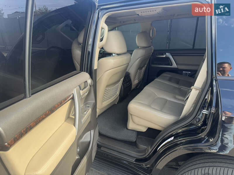 Внедорожник / Кроссовер Toyota Land Cruiser 2011 в Киеве фото 8 Внедорожник / Кроссовер Toyota Land Cruiser 2011 в Киеве