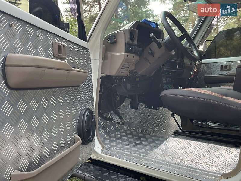 Внедорожник / Кроссовер Toyota Land Cruiser 2007 в Харькове