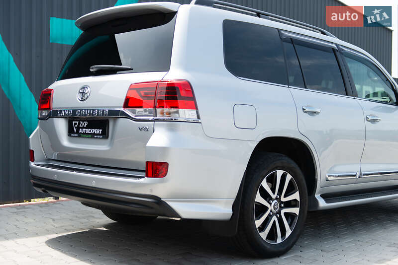 Внедорожник / Кроссовер Toyota Land Cruiser 2018 в Мукачево