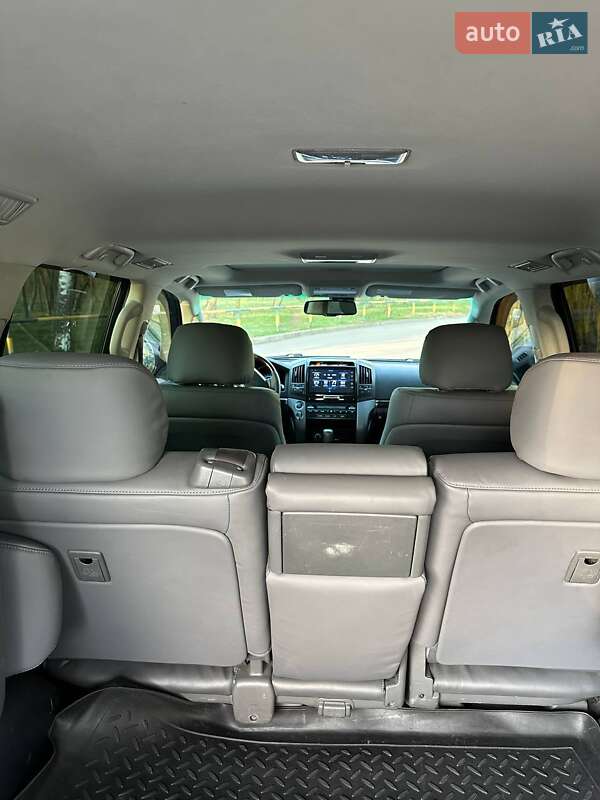 Внедорожник / Кроссовер Toyota Land Cruiser 2008 в Ровно фото 13 Внедорожник / Кроссовер Toyota Land Cruiser 2008 в Ровно