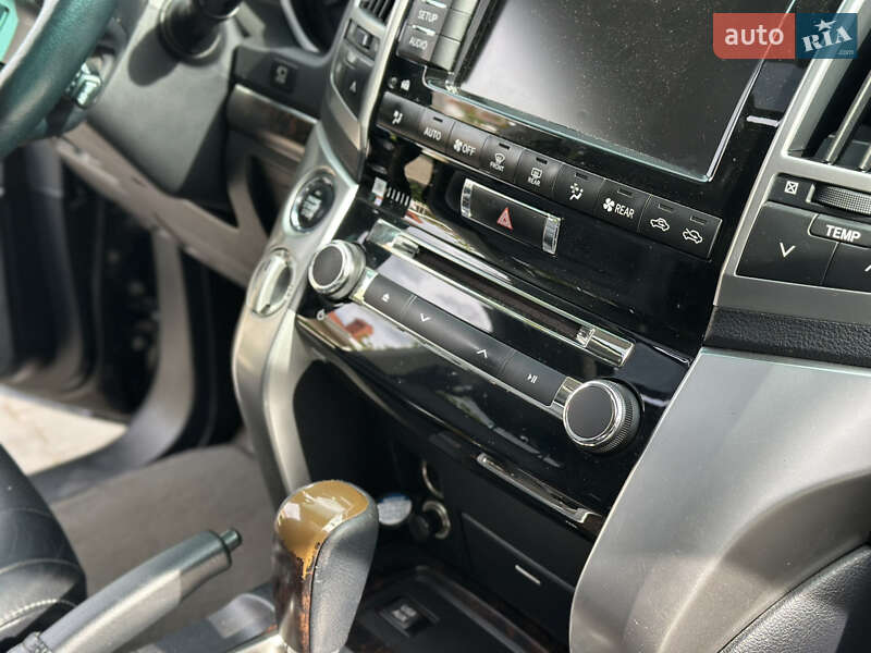 Внедорожник / Кроссовер Toyota Land Cruiser 2013 в Одессе