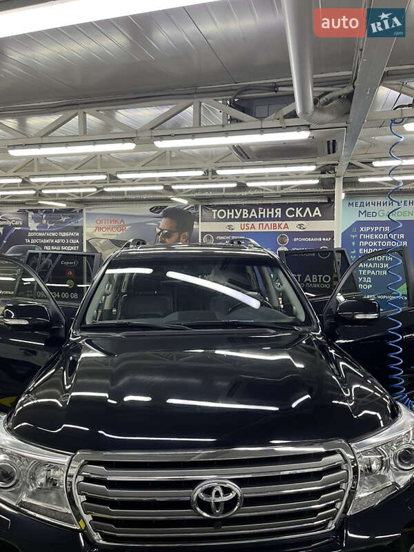 Внедорожник / Кроссовер Toyota Land Cruiser 2013 в Черновцах