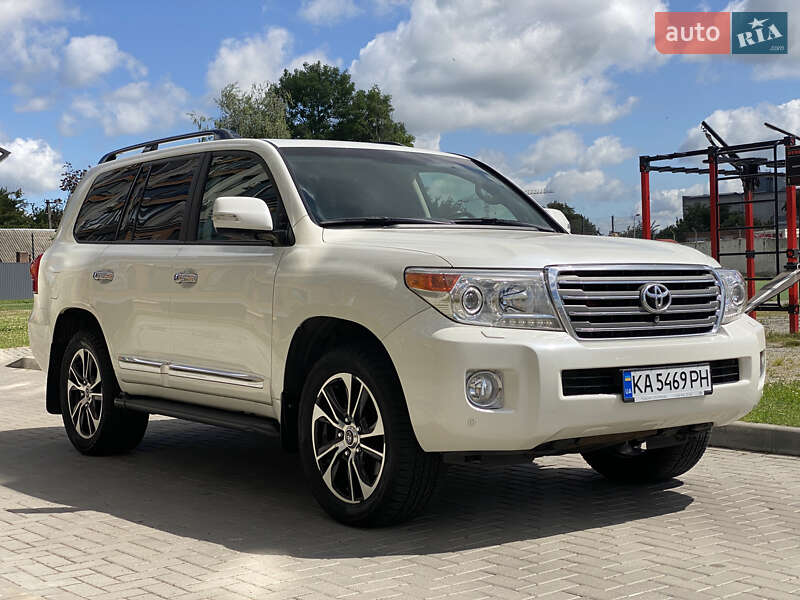 Позашляховик / Кросовер Toyota Land Cruiser 2013 в Києві