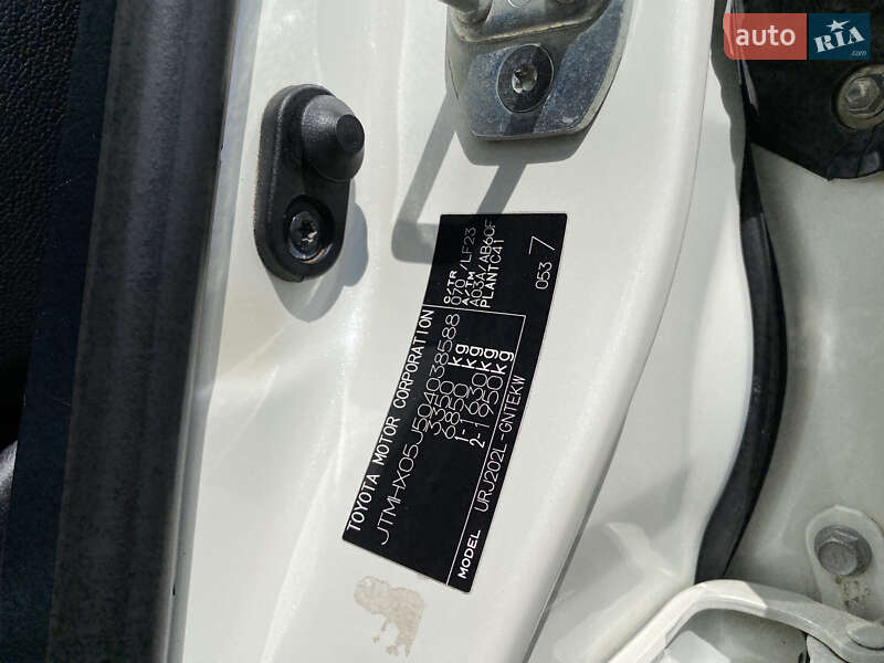 Позашляховик / Кросовер Toyota Land Cruiser 2013 в Києві