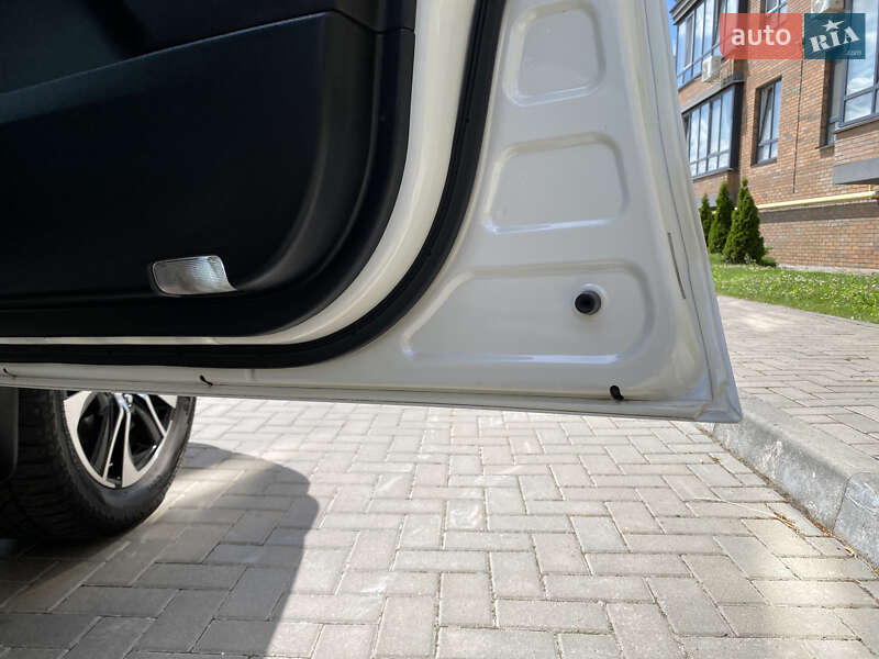 Позашляховик / Кросовер Toyota Land Cruiser 2013 в Києві