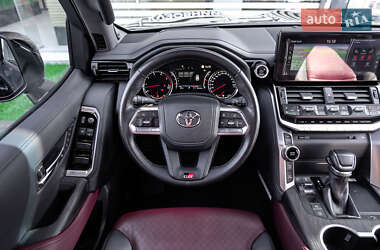 Внедорожник / Кроссовер Toyota Land Cruiser 2023 в 