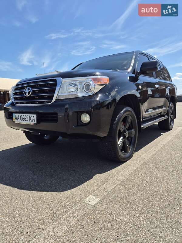 Внедорожник / Кроссовер Toyota Land Cruiser 2011 в Киеве