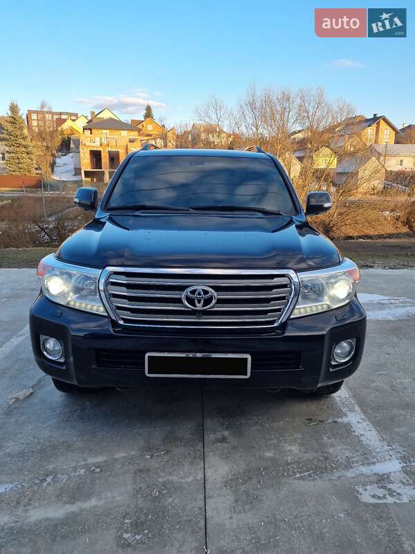 Позашляховик / Кросовер Toyota Land Cruiser 2015 в 