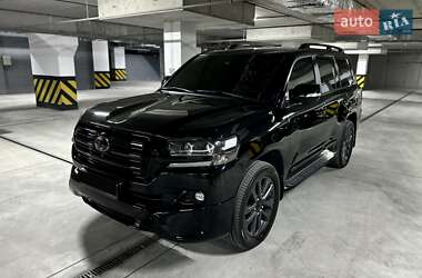 Позашляховик / Кросовер Toyota Land Cruiser 2017 в Дніпрі
