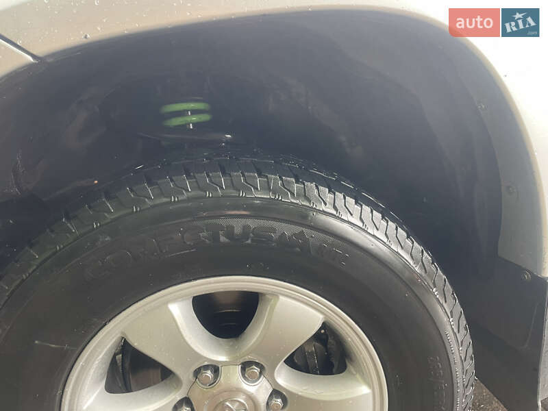 Внедорожник / Кроссовер Toyota Land Cruiser 2003 в Харькове