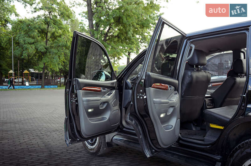 Внедорожник / Кроссовер Toyota Land Cruiser 2007 в Каменском