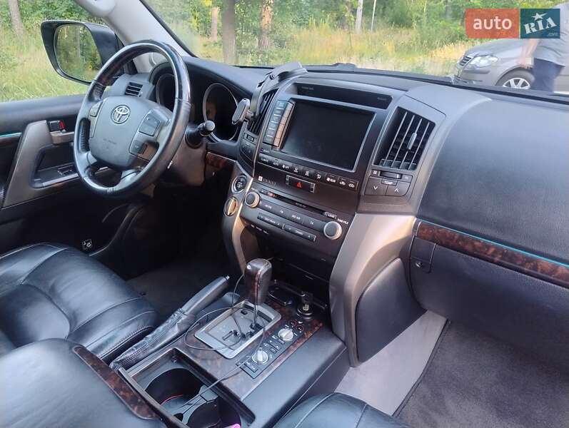 Внедорожник / Кроссовер Toyota Land Cruiser 2011 в Черкассах
