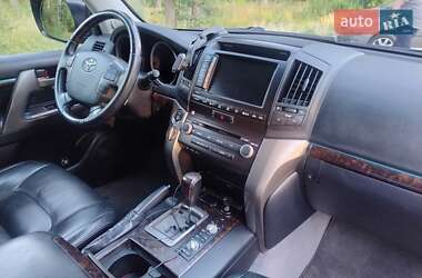 Внедорожник / Кроссовер Toyota Land Cruiser 2011 в 