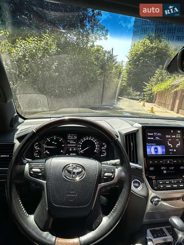 Внедорожник / Кроссовер Toyota Land Cruiser 2020 в Одессе фото 23 Внедорожник / Кроссовер Toyota Land Cruiser 2020 в Одессе