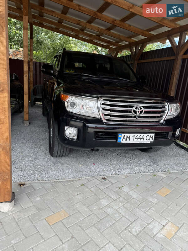 Внедорожник / Кроссовер Toyota Land Cruiser 2014 в Звягеле