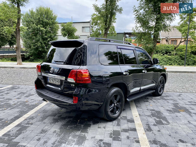 Внедорожник / Кроссовер Toyota Land Cruiser 2012 в Сваляве