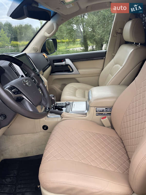Внедорожник / Кроссовер Toyota Land Cruiser 2017 в Киеве
