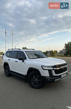 Внедорожник / Кроссовер Toyota Land Cruiser 2022 в 
